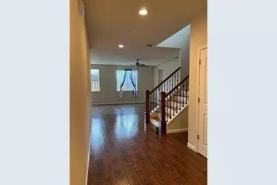 291 Slate Ave, Hollister, CA 95023 - Photo 2