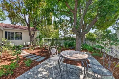 1663 Finch Way, Sunnyvale, CA 94087 - Photo 8