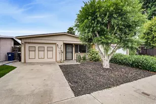 525 El Rio St, Watsonville, CA 95076 - Photo 2