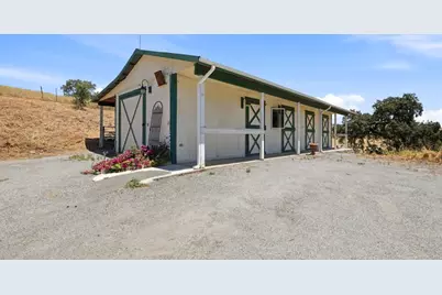 14160 Lesley Ln, San Martin, CA 95046 - Photo 32