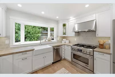 735 Coastland Dr, Palo Alto, CA 94303 - Photo 14