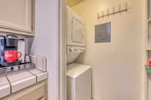 1056 Padre Dr 5, Salinas, CA 93901 - Photo 14