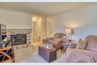 1056 Padre Dr 5, Salinas, CA 93901 - Photo 6