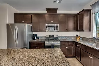 1964 Gus Villalta Dr, Los Banos, CA 93635 - Photo 10
