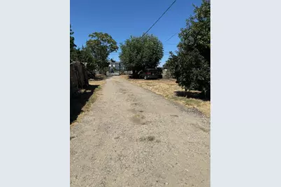 488 E Childs Ave, Merced, CA 95341 - Photo 10