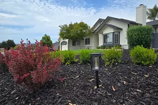 1405 S Ridgemark Dr, Hollister, CA 95023 - Photo 6