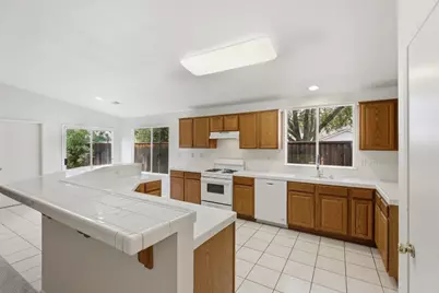 2500 Sadies Dr, Hollister, CA 95023 - Photo 10