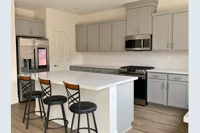 2130 Brighton Dr, Hollister, CA 95023 - Photo 2