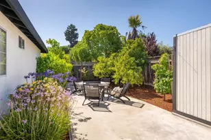 10 Greenwood Ln, Redwood City, CA 94063 - Photo 16