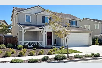 450 Thistle St, Hollister, CA 95023 - Photo 2