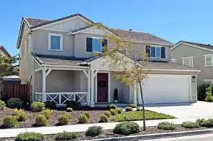 450 Thistle St, Hollister, CA 95023 - Photo 2