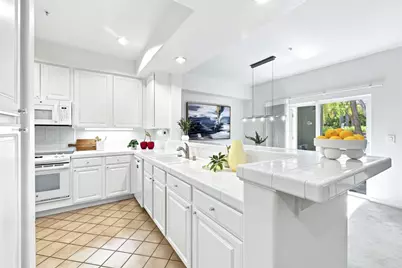 860 Meridian Bay Ln 143, Foster City, CA 94404 - Photo 6