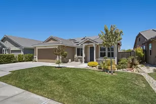 545 San Joaquin Ct, Hollister, CA 95023 - Photo 2
