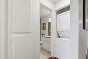 1547 Four Oaks Cir, San Jose, CA 95131 - Photo 14
