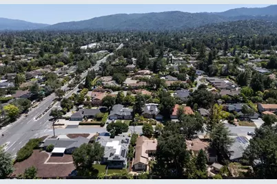 20555 Carniel Ave, Saratoga, CA 95070 - Photo 38