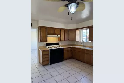 8412 Cleta St, Downey, CA 90241 - Photo 8
