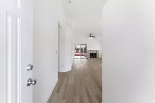 527 Park Warren Dr, Los Banos, CA 93635 - Photo 4