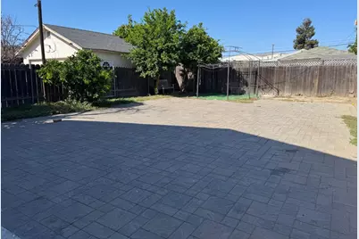 130 N 26th St, San Jose, CA 95116 - Photo 16