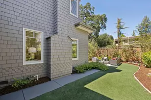 1270 University Dr, Menlo Park, CA 94025 - Photo 54