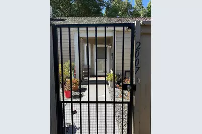 2007 Cedar Ridge Dr, Stockton, CA 95207 - Photo 2