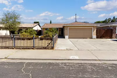 451 Diane Dr, Manteca, CA 95336 - Photo 1