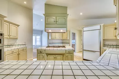 24720 Foothill Dr, Salinas, CA 93908 - Photo 10
