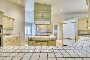 24720 Foothill Dr, Salinas, CA 93908 - Photo 10