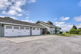 24720 Foothill Dr, Salinas, CA 93908 - Photo 2