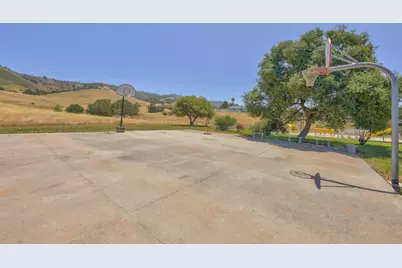 24720 Foothill Dr, Salinas, CA 93908 - Photo 48