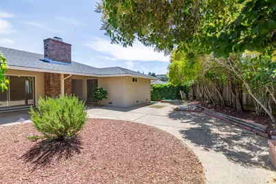 2618 Martinez Dr, Burlingame, CA 94010 - Photo 32