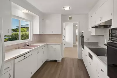2618 Martinez Dr, Burlingame, CA 94010 - Photo 16