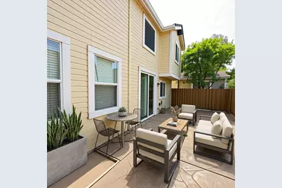 9233 Laguna Pointe, Elk Grove, CA 95758 - Photo 12