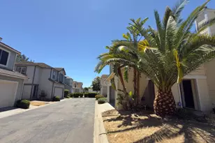 9233 Laguna Pointe, Elk Grove, CA 95758 - Photo 2