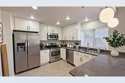 9233 Laguna Pointe, Elk Grove, CA 95758 - Photo 4