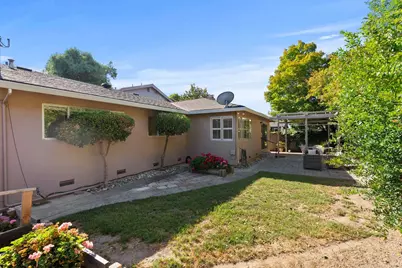 2597 Malaga Dr, San Jose, CA 95125 - Photo 36