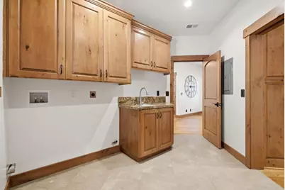 12401 Merriman Ln, Gilroy, CA 95020 - Photo 18