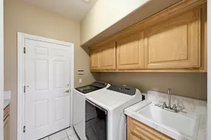 8411 Goldenrod Cir, Gilroy, CA 95020 - Photo 24
