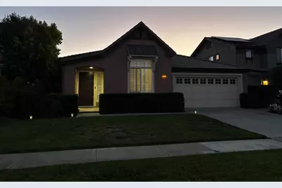 8881 Zinnia St, Gilroy, CA 95020 - Photo 2
