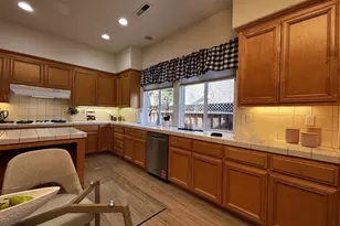 8881 Zinnia St, Gilroy, CA 95020 - Photo 6