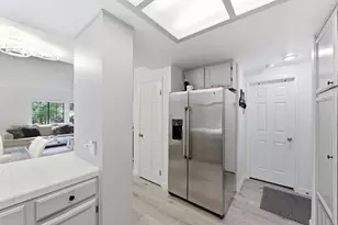2561 Yerba Bank, San Jose, CA 95121 - Photo 16