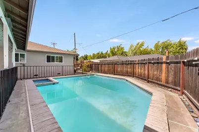 2704 Westchester Ln, Modesto, CA 95350 - Photo 2