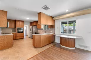 2704 Westchester Ln, Modesto, CA 95350 - Photo 8