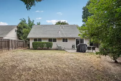 9021 Posada Way, Sacramento, CA 95826 - Photo 32