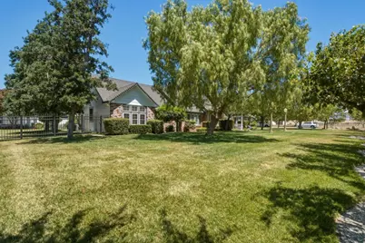 2020 Sunset Dr, Hollister, CA 95023 - Photo 6
