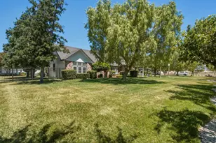 2020 Sunset Dr, Hollister, CA 95023 - Photo 6