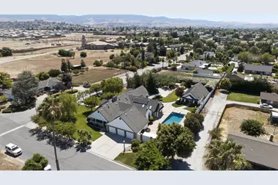 2020 Sunset Dr, Hollister, CA 95023 - Photo 84