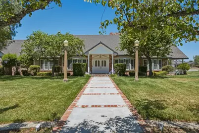 2020 Sunset Dr, Hollister, CA 95023 - Photo 2