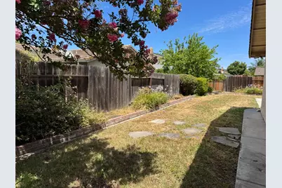 3437 Estate Dr, Stockton, CA 95209 - Photo 20