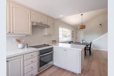 550 Anchor Cir, Redwood City, CA 94065 - Photo 10
