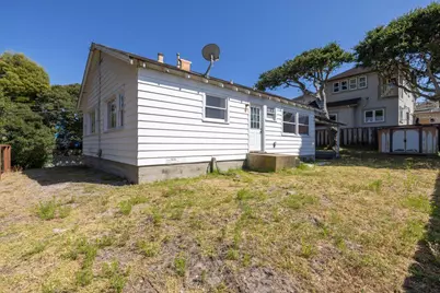 306 9th St, Pacific Grove, CA 93950 - Photo 12